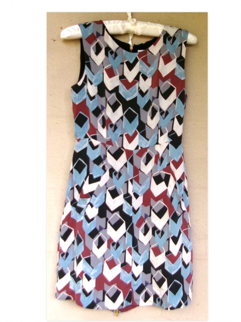 Diane von Furstenberg Carpreena Silk Dress w/Pockets  Silk Lining  Size 2